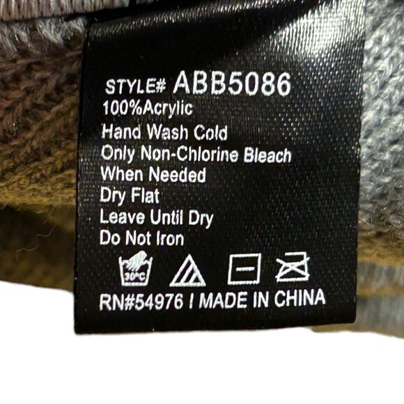 David and Young Be Kind Beaded Light Gray Knit Stretch Beanie Cap Winter Hat NWT - Picture 11 of 13